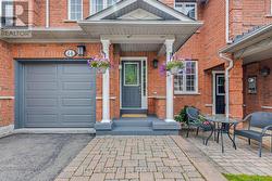 44 MILLCLIFF CIRCLE  Aurora, ON L4G 7N7