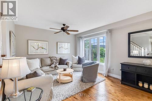 44 Millcliff Circle, Aurora, ON - Indoor Photo Showing Living Room