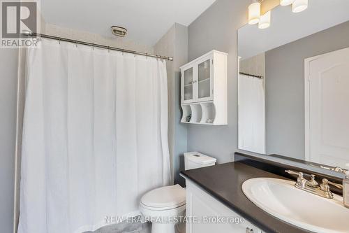 44 Millcliff Circle, Aurora, ON - Indoor Photo Showing Bathroom
