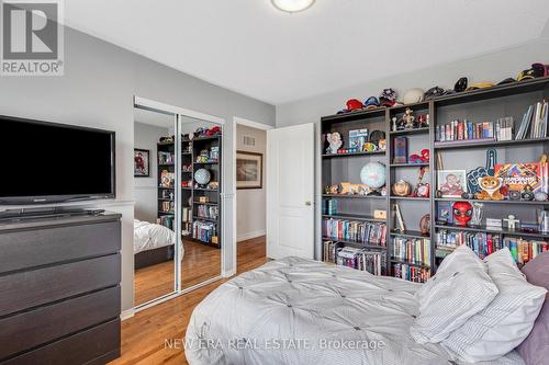 44 Millcliff Circle, Aurora, ON - Indoor Photo Showing Bedroom