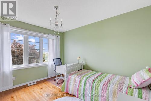 44 Millcliff Circle, Aurora, ON - Indoor Photo Showing Bedroom