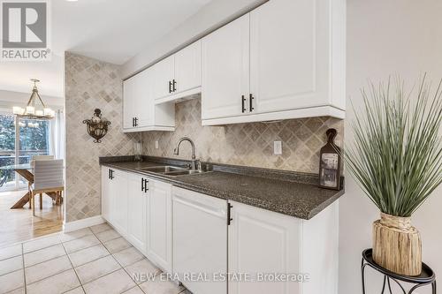 44 Millcliff Circle, Aurora, ON - Indoor Photo Showing Kitchen With Double Sink