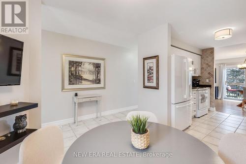 44 Millcliff Circle, Aurora, ON - Indoor Photo Showing Dining Room