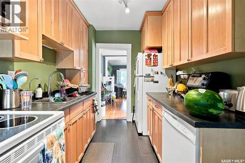 179 Angus Crescent, Regina, SK - Indoor Photo Showing Kitchen