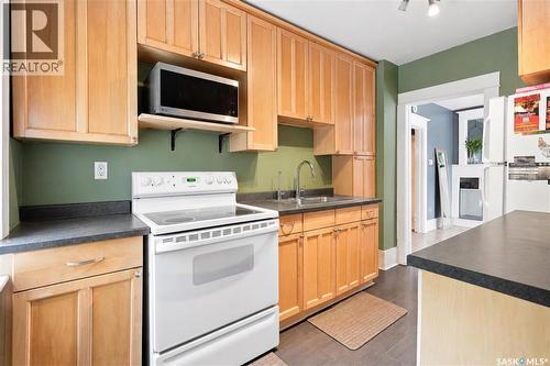 179 Angus Crescent, Regina, SK - Indoor Photo Showing Kitchen