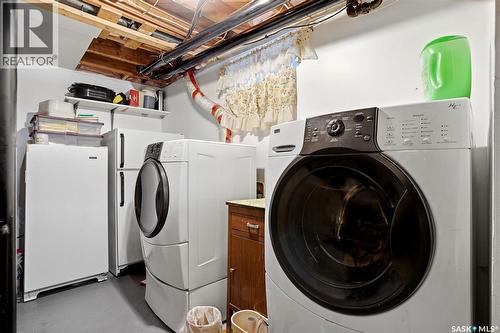 60 Krivel Crescent, Regina, SK - Indoor Photo Showing Laundry Room
