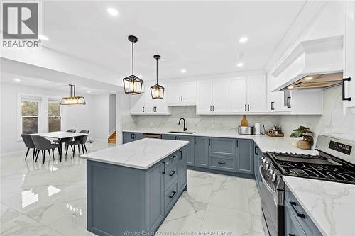 1019 Glidden, Windsor, ON - Indoor Photo Showing Kitchen With Upgraded Kitchen