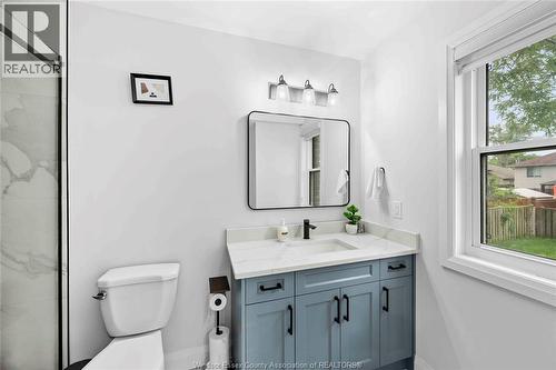 1019 Glidden, Windsor, ON - Indoor Photo Showing Bathroom