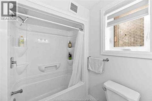 1019 Glidden, Windsor, ON - Indoor Photo Showing Bathroom