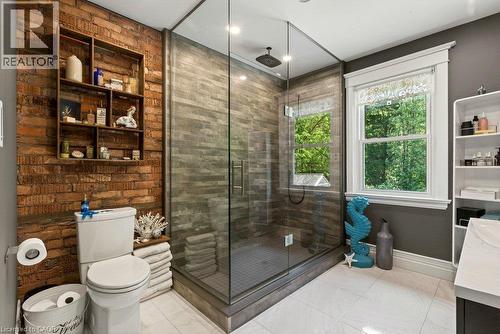 99 Hillcrest Avenue, Hamilton, ON - Indoor Photo Showing Bathroom