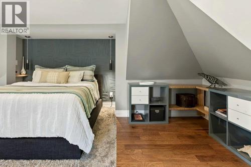 99 Hillcrest Avenue, Hamilton, ON - Indoor Photo Showing Bedroom
