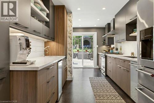 99 Hillcrest Avenue, Hamilton, ON - Indoor Photo Showing Kitchen With Upgraded Kitchen