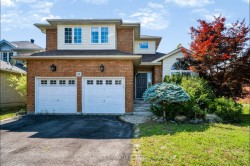 94 Niagara Drive  Oshawa, ON L1G 8A5