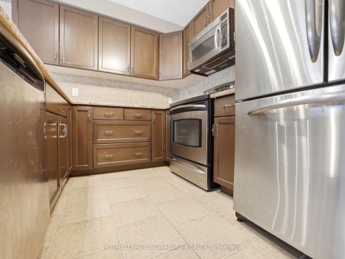 98 Willow Lane, Grimsby, ON - Indoor Photo Showing Kitchen
