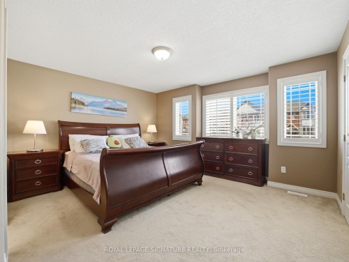 98 Willow Lane, Grimsby, ON - Indoor Photo Showing Bedroom