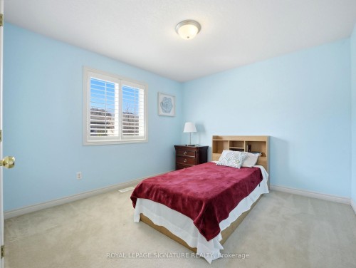 98 Willow Lane, Grimsby, ON - Indoor Photo Showing Bedroom