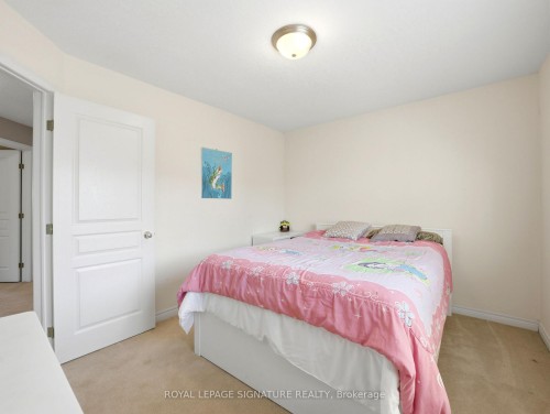 98 Willow Lane, Grimsby, ON - Indoor Photo Showing Bedroom