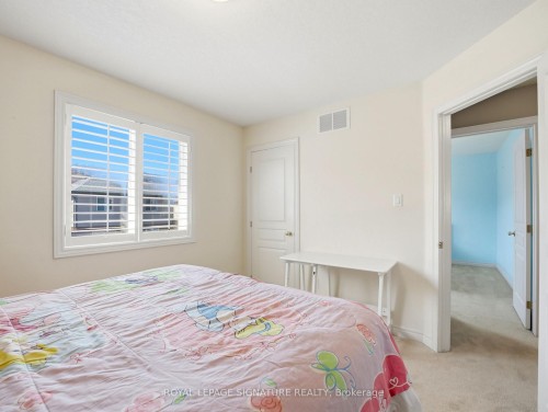 98 Willow Lane, Grimsby, ON - Indoor Photo Showing Bedroom