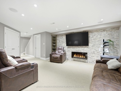 98 Willow Lane, Grimsby, ON - Indoor Photo Showing Living Room With Fireplace