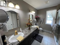 Main Bathroom - 