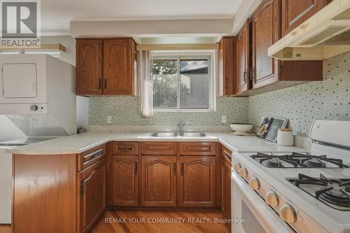 3091 Rymal Road, Mississauga, ON - Indoor Photo Showing Kitchen With Double Sink