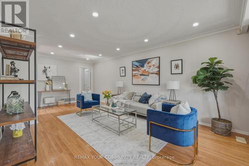 3091 Rymal Road, Mississauga, ON - Indoor Photo Showing Living Room