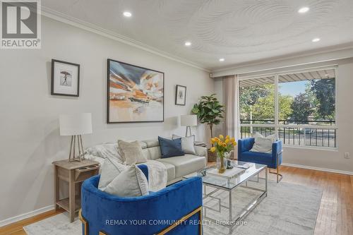 3091 Rymal Road, Mississauga, ON - Indoor Photo Showing Living Room