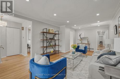 3091 Rymal Road, Mississauga, ON - Indoor Photo Showing Living Room