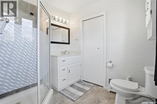 329 1St Avenue E, Mortlach, SK - Indoor Photo Showing Bathroom