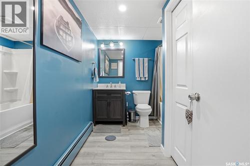 329 1St Avenue E, Mortlach, SK - Indoor Photo Showing Bathroom