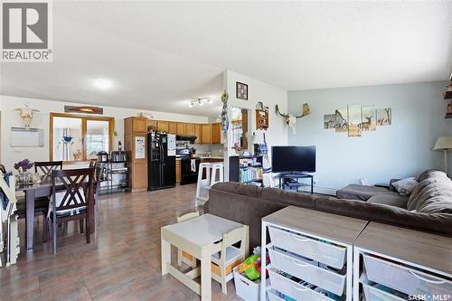329 1St Avenue E, Mortlach, SK - Indoor Photo Showing Living Room