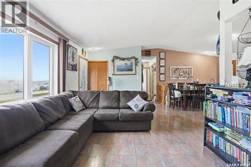 329 1St Avenue E, Mortlach, SK - Indoor Photo Showing Living Room