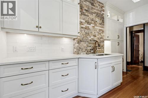 1706 15Th Avenue, Regina, SK - Indoor Photo Showing Kitchen
