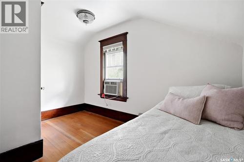1706 15Th Avenue, Regina, SK - Indoor Photo Showing Bedroom