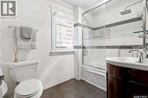 1706 15Th Avenue, Regina, SK - Indoor Photo Showing Bathroom