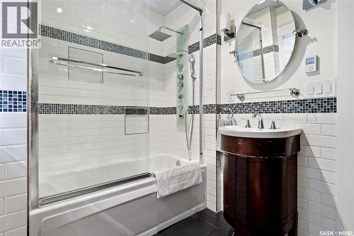 1706 15Th Avenue, Regina, SK - Indoor Photo Showing Bathroom