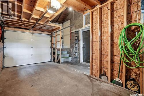 1706 15Th Avenue, Regina, SK - Indoor Photo Showing Garage