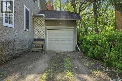 1706 15Th Avenue, Regina, SK - Outdoor
