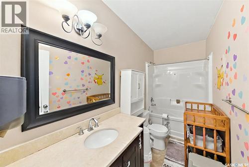 715 Bellmont Court, Saskatoon, SK - Indoor Photo Showing Bathroom