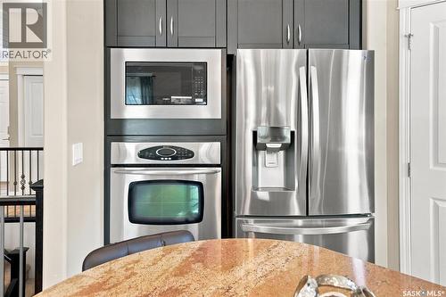 715 Bellmont Court, Saskatoon, SK - Indoor Photo Showing Kitchen With Upgraded Kitchen