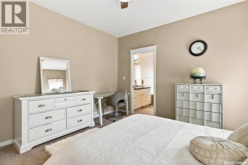 715 Bellmont Court, Saskatoon, SK - Indoor Photo Showing Bedroom