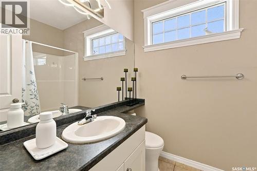 715 Bellmont Court, Saskatoon, SK - Indoor Photo Showing Bathroom