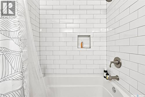 29 Everett Crescent, Regina, SK - Indoor Photo Showing Bathroom