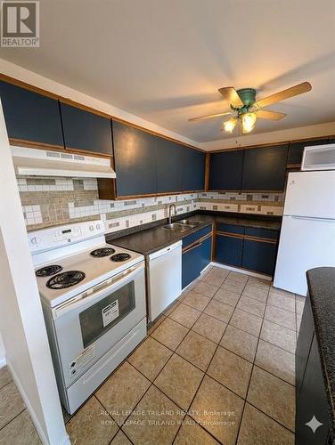 306 - 135 BASE LINE ROAD W , London South (South E), Ontario N6J 4W4 4