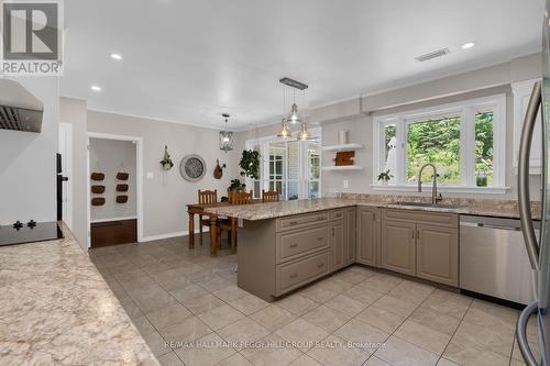 1863 Tiny Beaches Road S, Tiny, ON - Indoor Photo Showing Kitchen