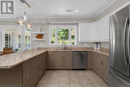 1863 Tiny Beaches Road S, Tiny, ON - Indoor Photo Showing Kitchen