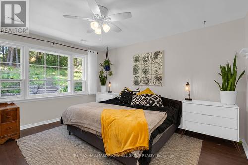 1863 Tiny Beaches Road S, Tiny, ON - Indoor Photo Showing Bedroom