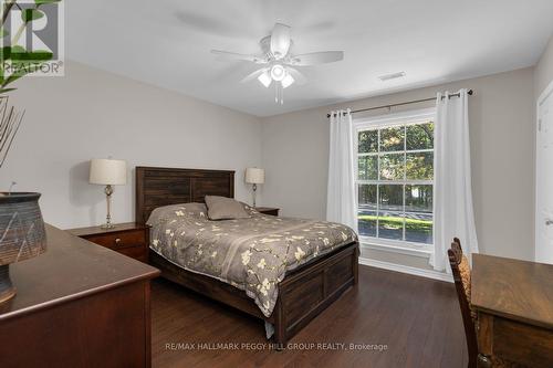 1863 Tiny Beaches Road S, Tiny, ON - Indoor Photo Showing Bedroom