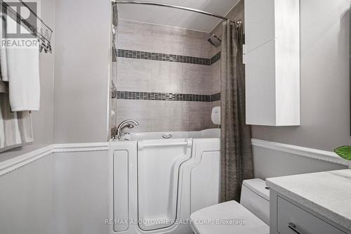 5184 Red Brush Drive, Mississauga, ON - Indoor Photo Showing Laundry Room