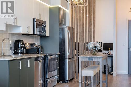306 - 7171 Yonge Street, Markham, ON - Indoor Photo Showing Kitchen With Stainless Steel Kitchen